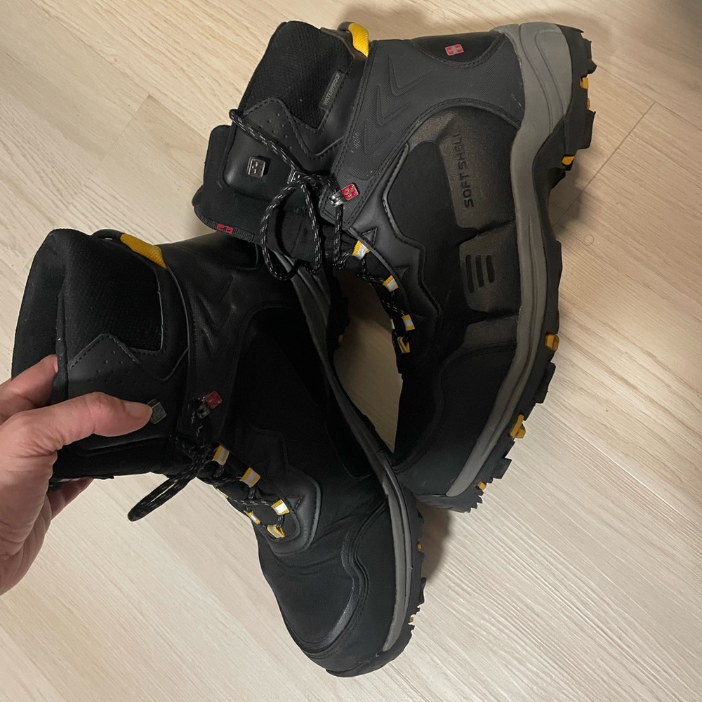 Hiking/Winter Boots - image 2